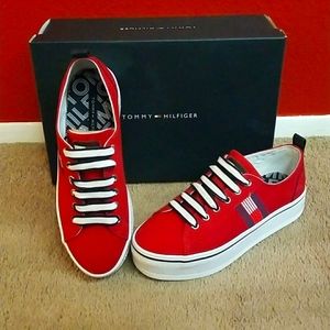 Tommy Hilfiger platform tennis shoes
